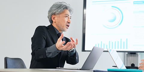 役員・経営層