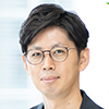 隣 友也 先生